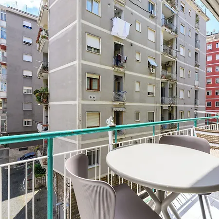 Dimora Vomero Bed & Breakfast Napoli