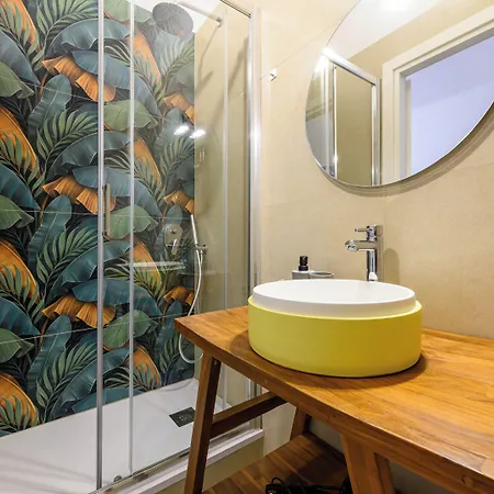 Dimora Vomero Bed & Breakfast 4*
