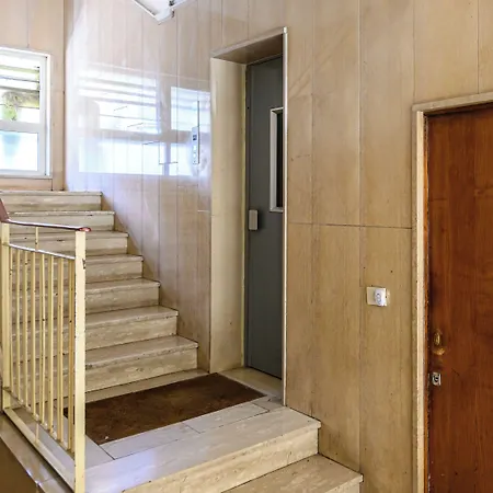 Dimora Vomero Bed & Breakfast 4*