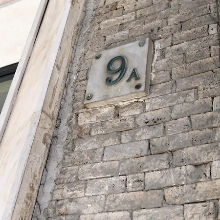 Dimora Vomero 4*